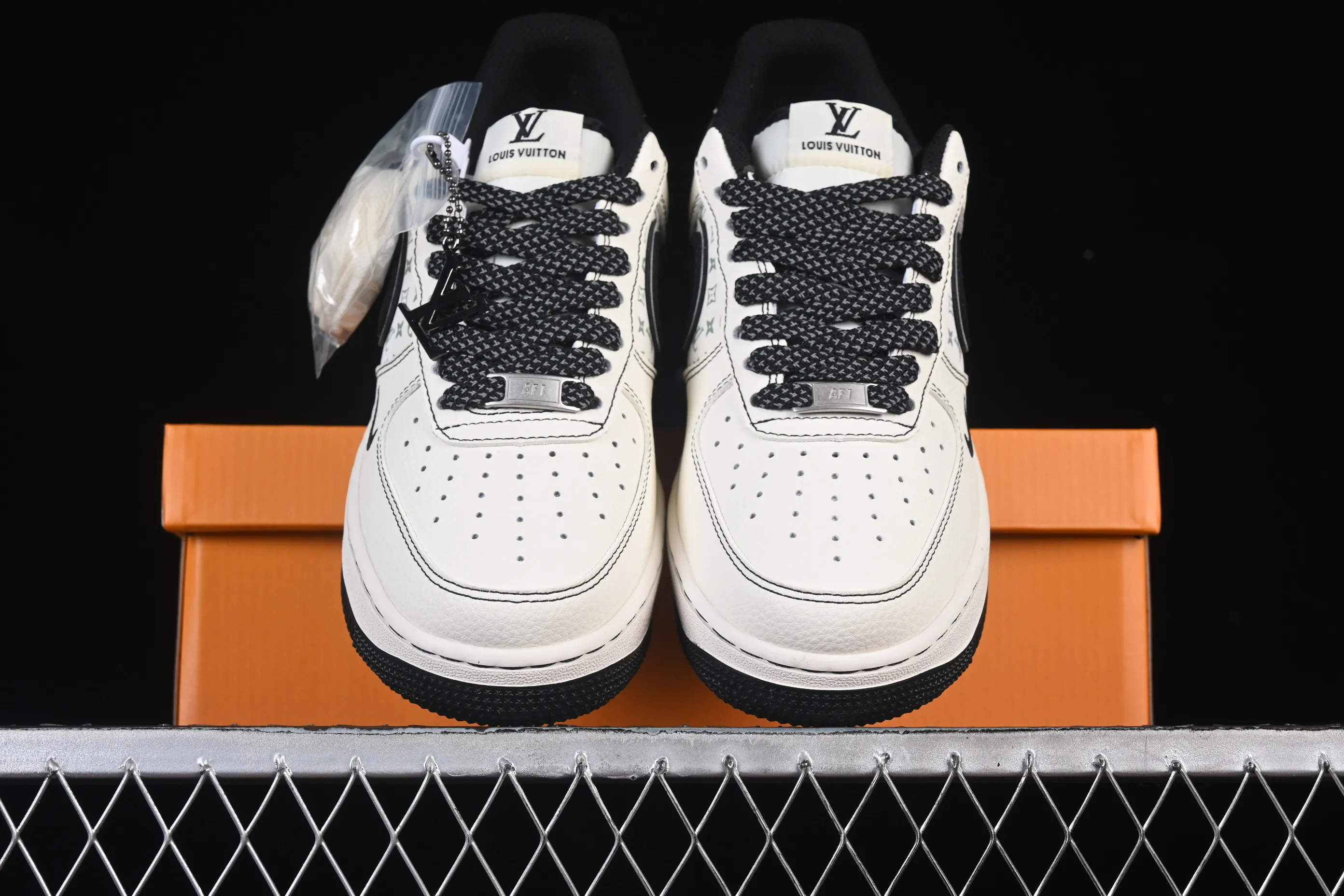 All Categories Nk Air Force 1 Air Force Series Nk Air Force 1 Low Air Force Low Nike Air Force 1'07 Low LV Co-branded Printed Beige and Black Hook Air Force One Low-top Casual Shoes HH7518-080